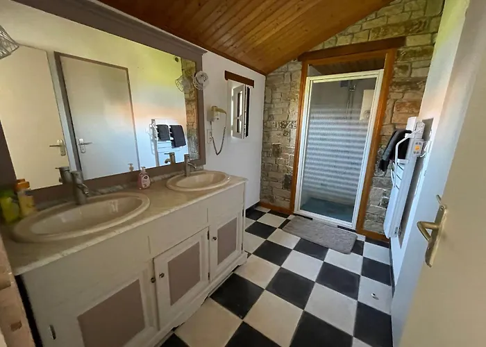 Maison Climatisee, 2 Gites, 2 Chambres, 15 Hectares, Loisirs, Animaux Acceptes - Fr-1-426-520 * Bouin (Vendee)