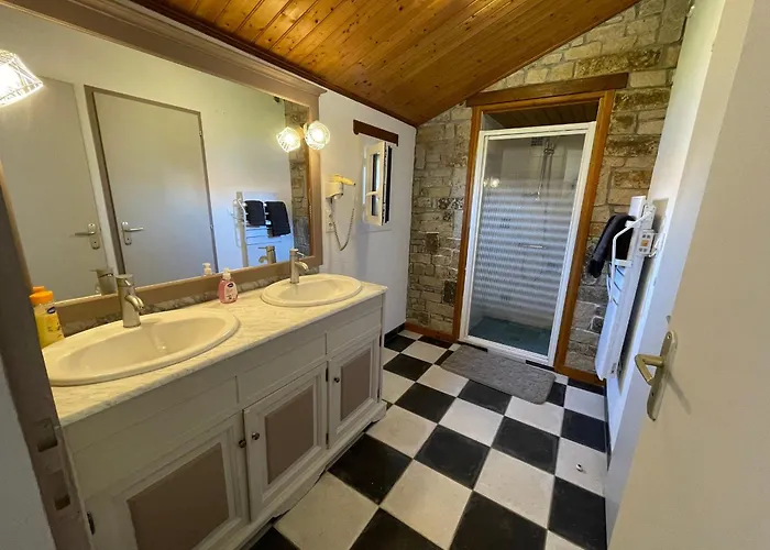 Maison Climatisee, 2 Gites, 2 Chambres, 15 Hectares, Loisirs, Animaux Acceptes - Fr-1-426-520 Casa de Férias